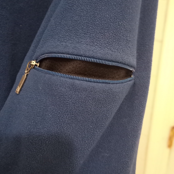 North face crew neck size Large. - Picture 3 of 6